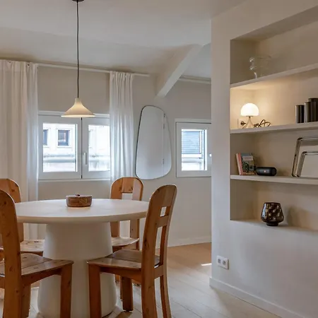 Huswell - Urban Getaway For Two In The Heart Of Antwerp