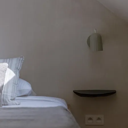 Huswell - Urban Getaway For Two In The Heart Of